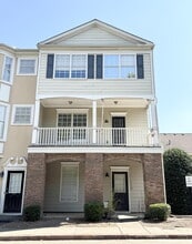 Building Photo - 113 Riverstone Commons Cir