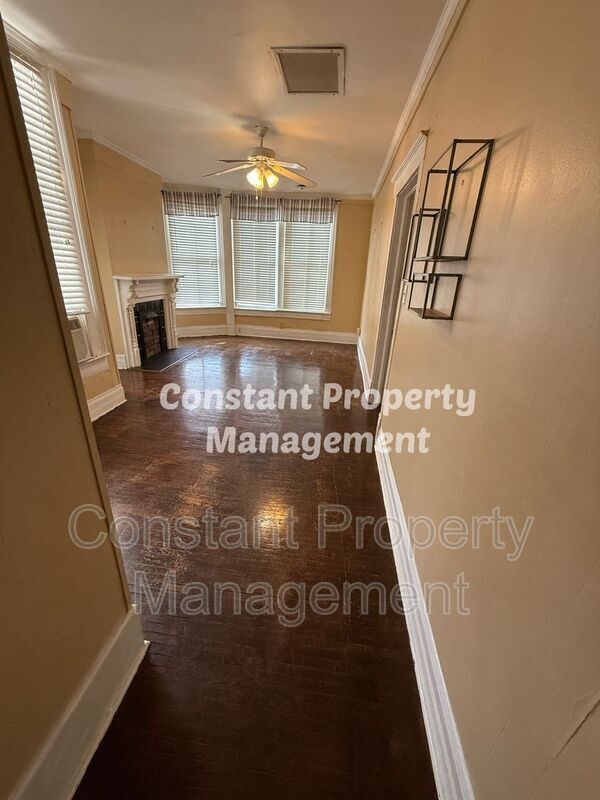 Primary Photo - 1061 High St