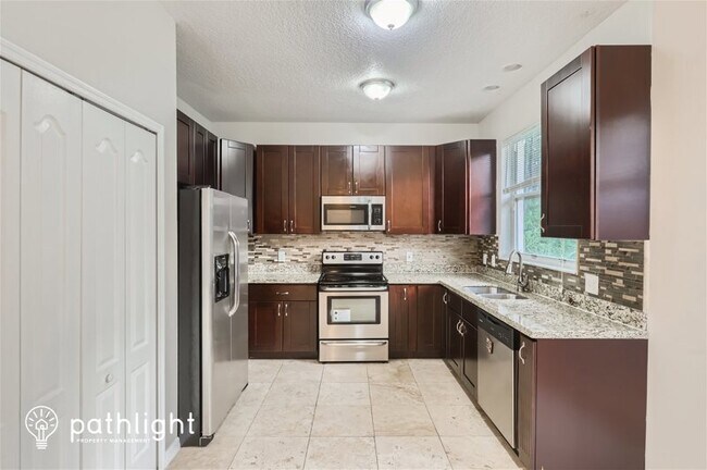 Foto del edificio - 18207 Sweet Jasmine Dr