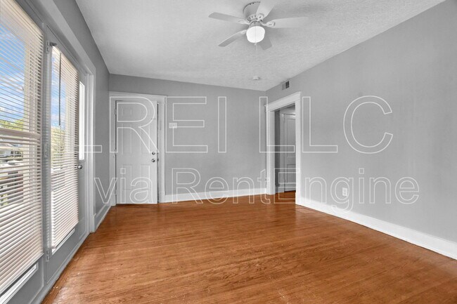 Building Photo - 126 N Longworth Ave