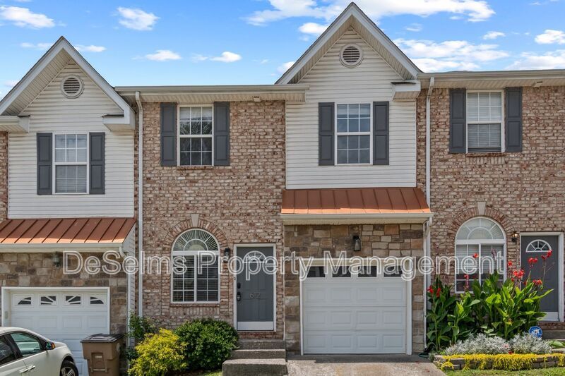 Foto principal - 612 Spence Enclave Way