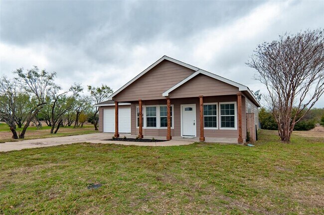 Building Photo - 15572 Saddle Ridge Cir