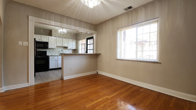 Building Photo - 6475 Nottingham Ave