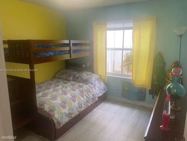 Foto del edificio - 4 br, 2.5 bath House - 4255 Palmetto Trl
