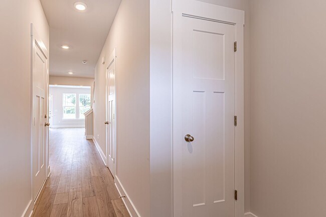 Foto del edificio - Beautiful 3 Bedroom, 2.5 Bathroom in Simps...