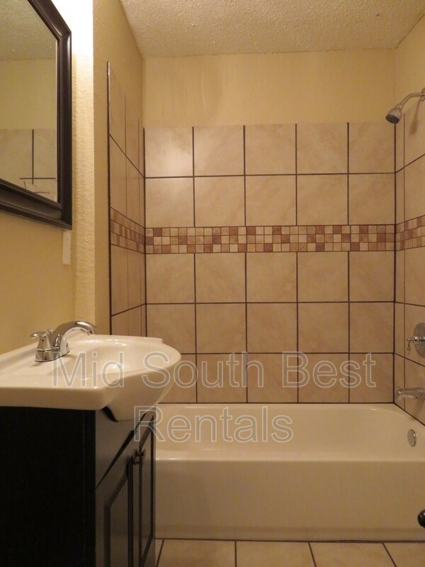 Building Photo - 3735 Park Ave