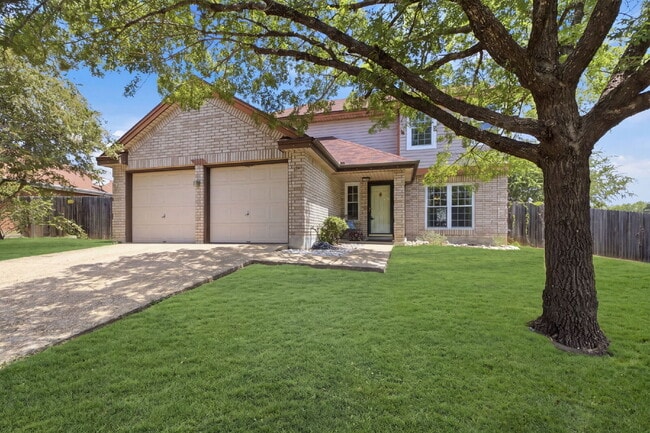 Foto del edificio - Updated home on a corner lot in a gated community!