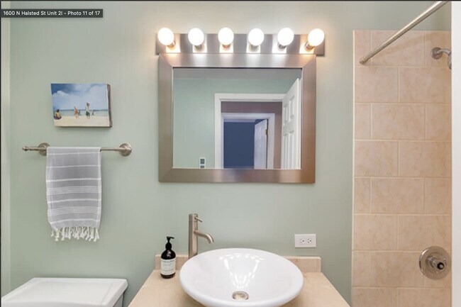 Foto del edificio - 1600 N Halsted St