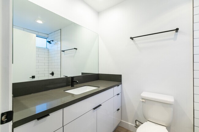 Foto del edificio - 3710 Midvale Ave