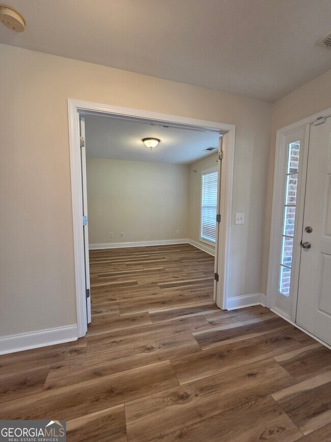 Building Photo - 4213 Brentwood Dr