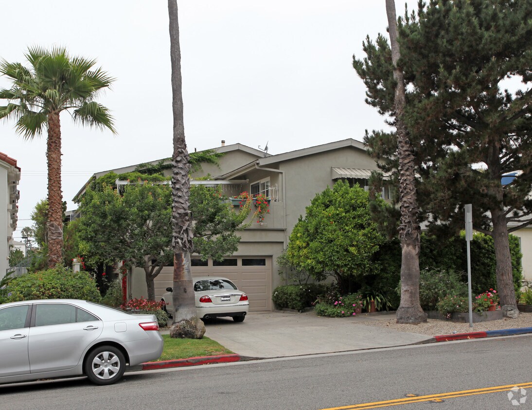 Primary Photo - 824 17th St