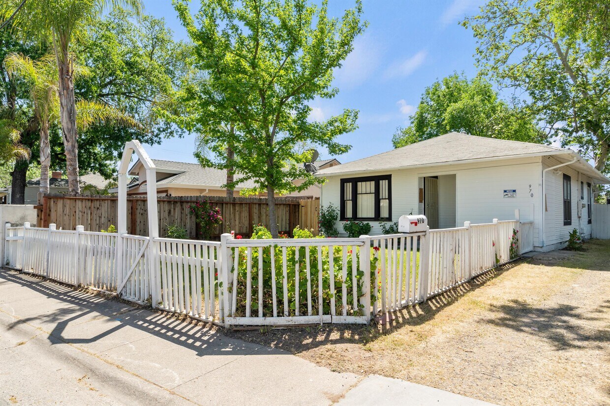 970 Arcade Blvd, Sacramento, CA 95815 House Rental in Sacramento, CA