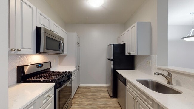 Interior Photo - 14 North