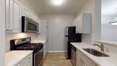 Interior Photo - 14 North