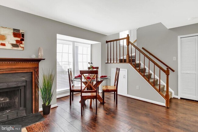 Foto del edificio - 6048 Netherton St