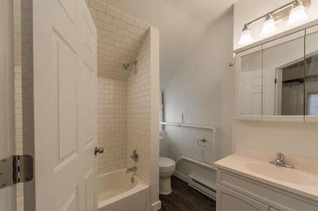 Building Photo - 1115 4th Street NE