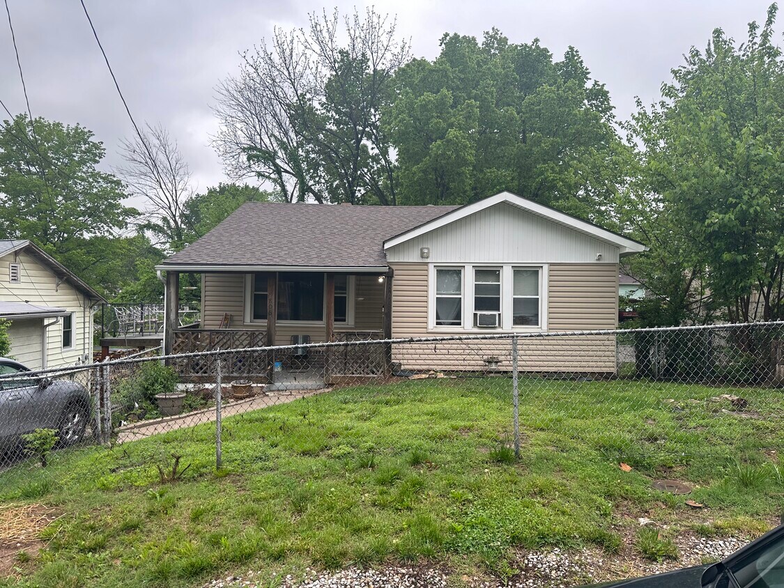 Primary Photo - 9806 E 9th St S