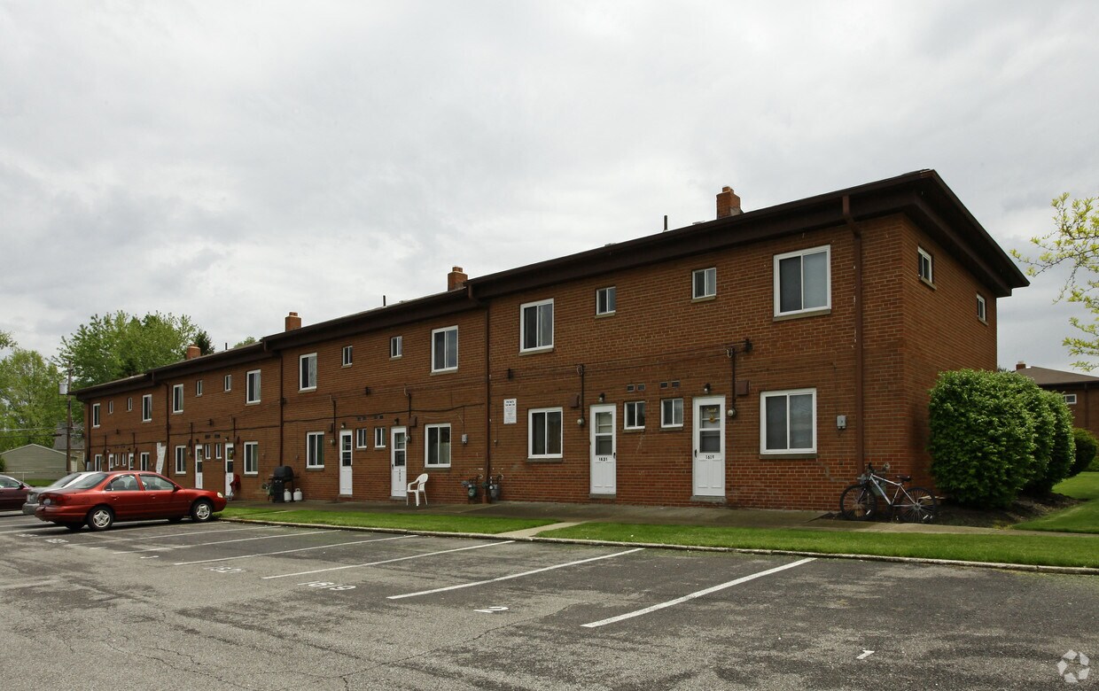 Wickliffe Manor Apartments in Wickliffe, OH