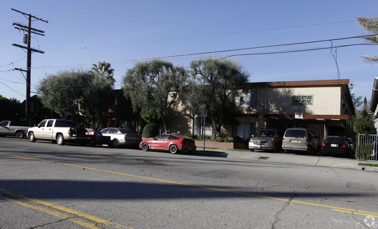 Foto principal - 6535 Fulton Ave