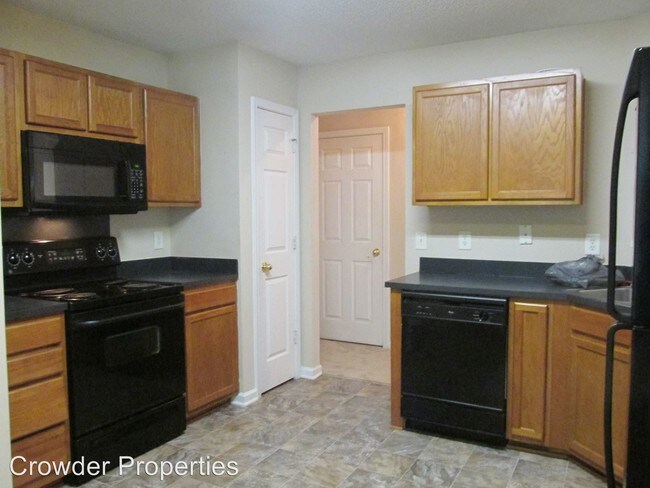 Foto del edificio - 6818 Hidden Forest Dr