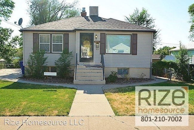 Foto del edificio - 2069 Van Buren Ave