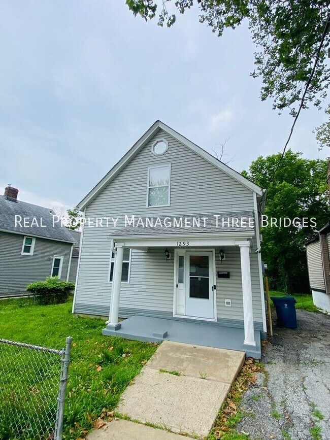 Foto del edificio - 1293 Purcell Ave