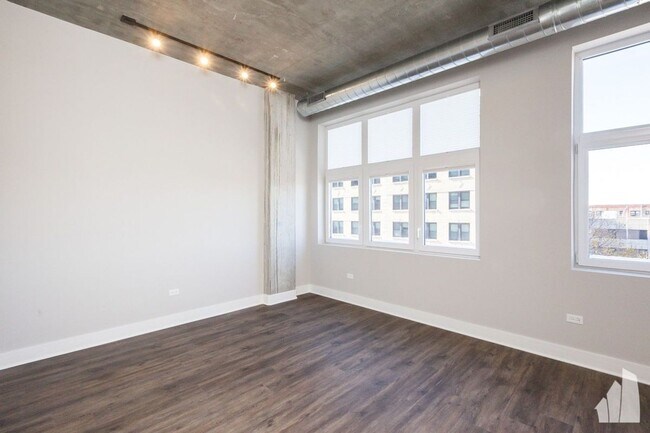 Foto del edificio - 3833 N Broadway