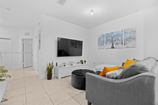 Foto del edificio - 3 br, 3 bath House - 14807 SW 183rd Ter