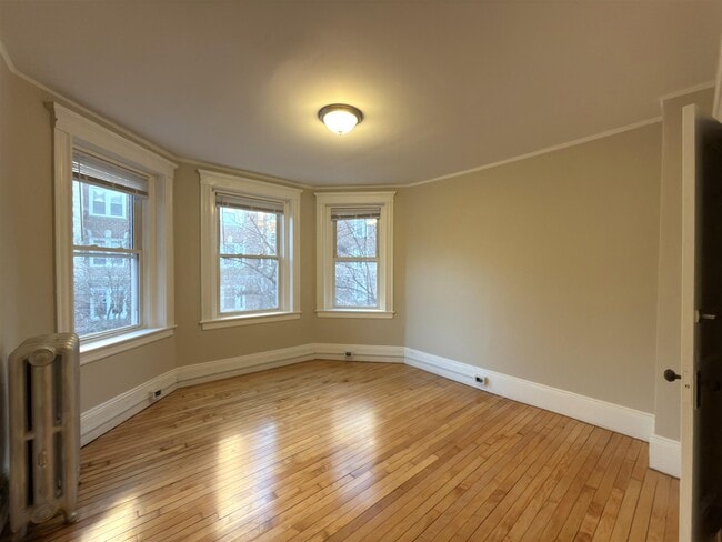 Building Photo - 6 Craigie Cir