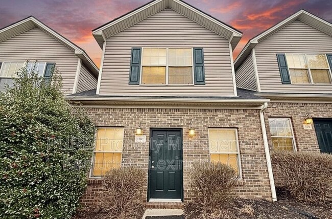 Foto del edificio - 1104 Oatlands Park