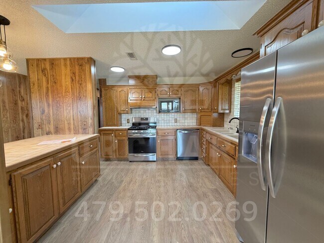 Building Photo - 3 Bed/ 2 Bath Home in Greenland/South Faye...