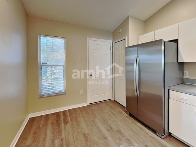 Foto del edificio - 214 Strada Dr