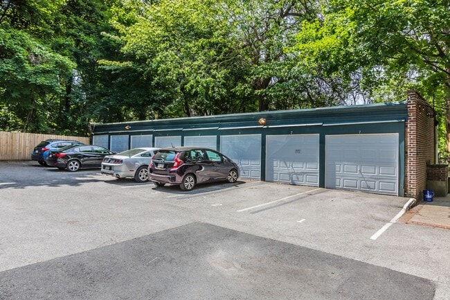 Building Photo - 332 West Hortter Street