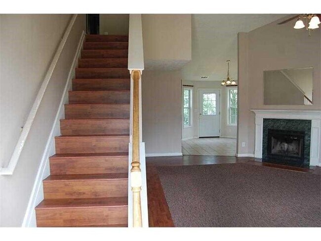 Building Photo - 1550 Racquet Club Dr NW