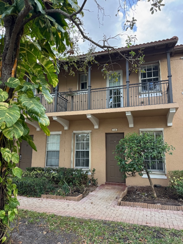 Building Photo - 708 SW 147th Ave