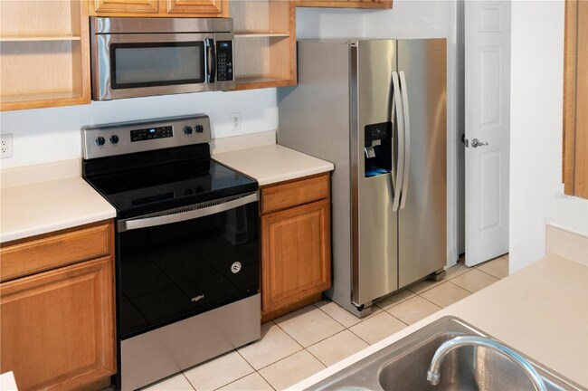 Building Photo - 8 Bridle Club Dr