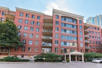Building Photo - 400 N Clinton St
