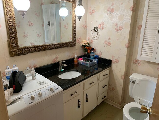 Half bath - 7320 Lake St