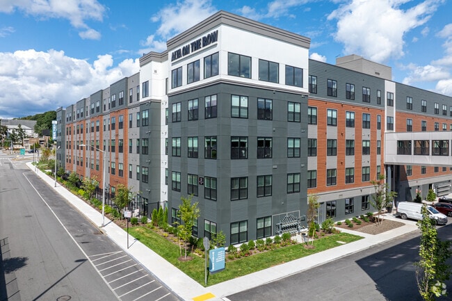 Primary Photo - Alta on the Row