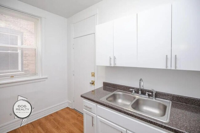 Foto del edificio - 6254 S Western Ave