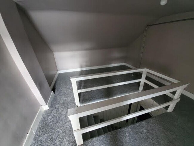 Foto del edificio - 419 E Elm St