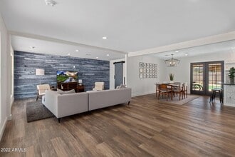 Building Photo - 8328 E Palm Ln