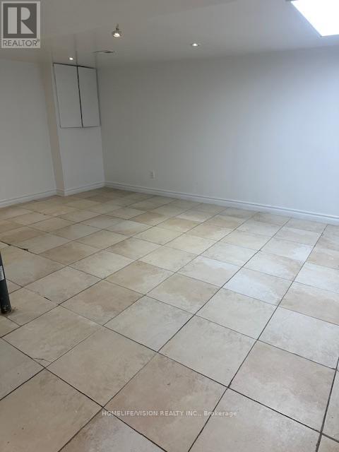 Photo du bâtiment - 2221 Kennedy Rd