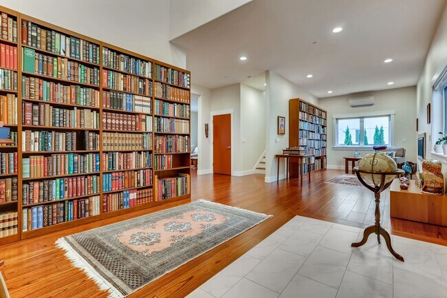 Foto del edificio - Luxury Home Near Microsoft