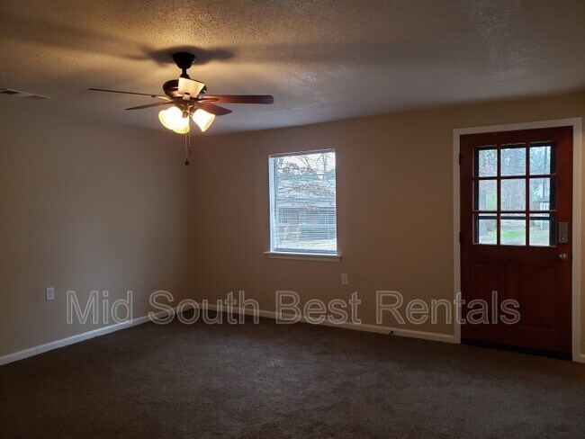 Foto del edificio - 3817 Weldon Ave