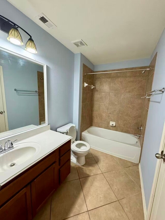 Building Photo - 6418 Black Bamboo Ln