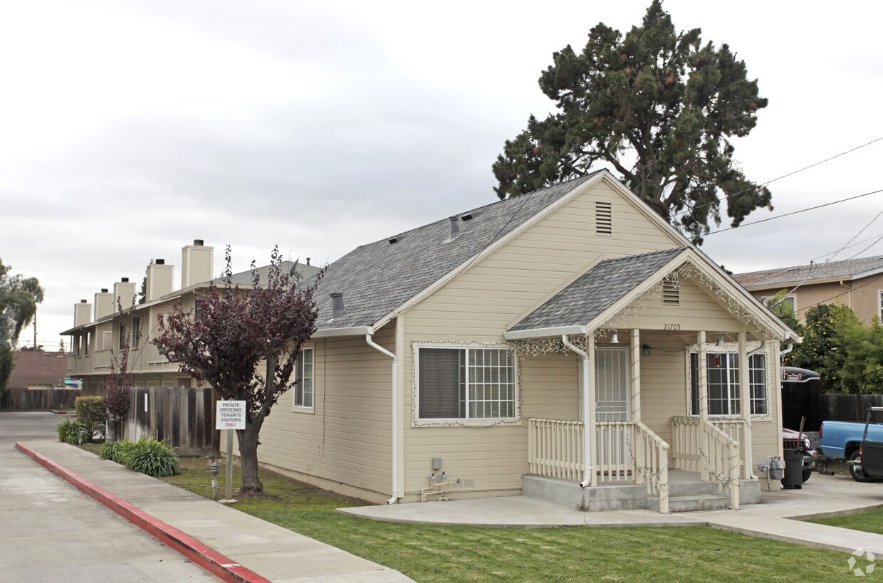Primary Photo - 21705 Vallejo St