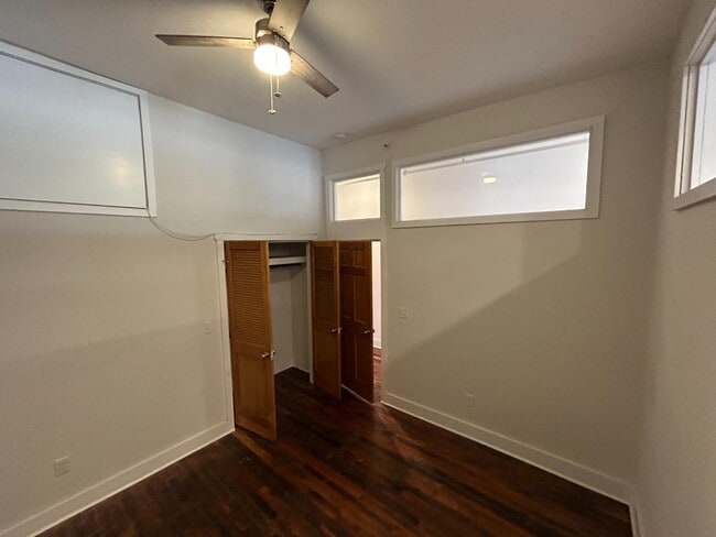 Building Photo - 404 N Sycamore St