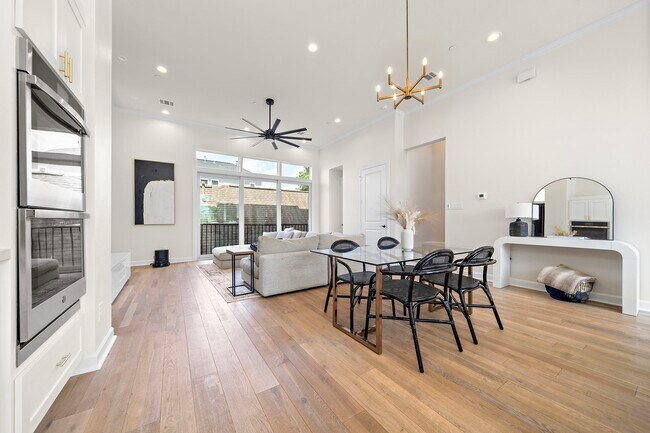 Foto del edificio - 907 W 16th St