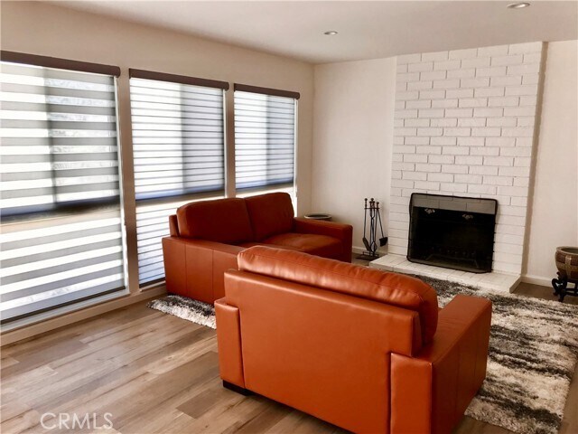 Foto del edificio - 6091 Larchwood Dr